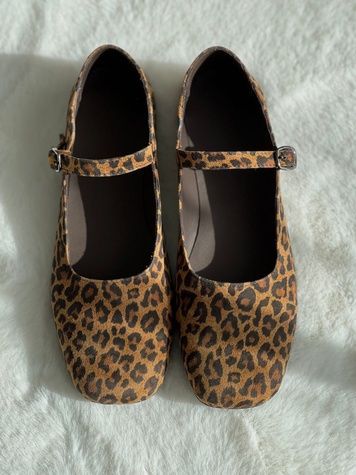 Leo red ballet flats with belt