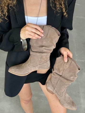 Summer cowboy boots with mocha trim