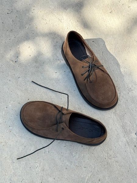 Anatomical derby shoes, brown suede
