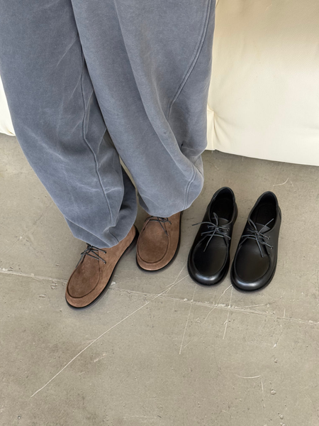 Anatomical derby shoes, brown suede